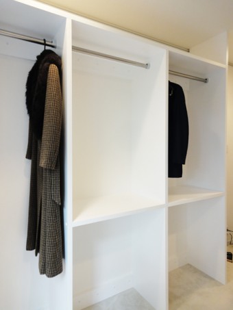 オーダー収納でショップのようなウォークインクローゼットに